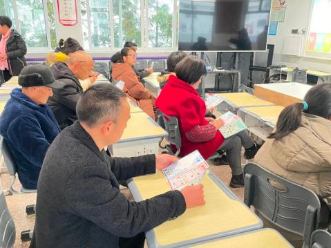 家庭日常生活垃圾分类图片_垃圾分类的图片有哪些呀_垃圾分类的各种垃圾图片